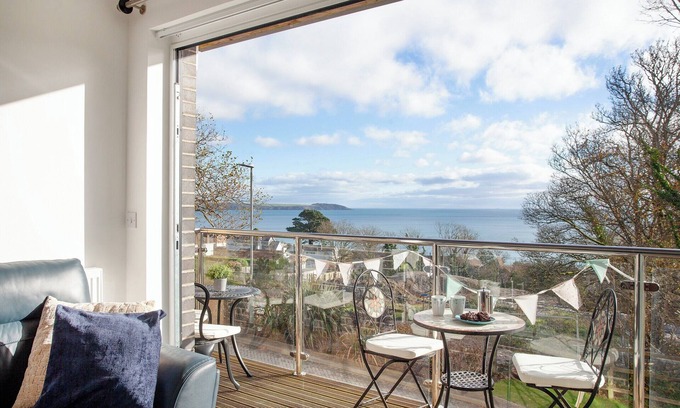 Saint Austell Bay Cottage | Kamal boasts sea views and access to a private beach just a few minutes’ walk.