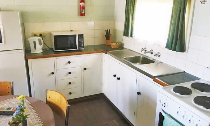 Kingscote Apartment | Kangaroo Island Accommodation - Karl's Sanctuary