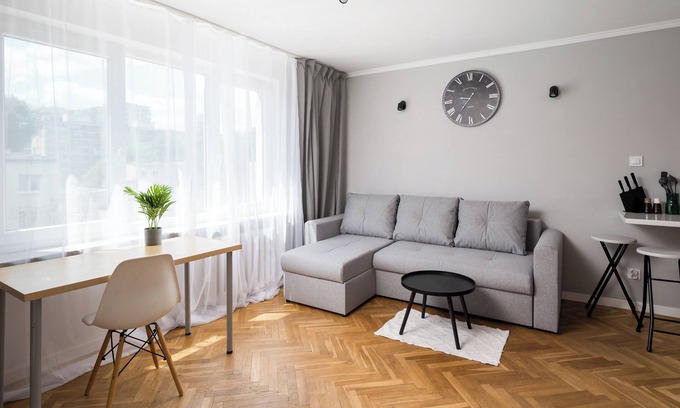 Muranow Apartment | Karmelicka Pleasant Studio