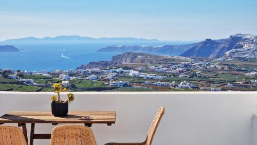 Pyrgos Villa | Karpimo North - Sunset view - Private Jacuzzi - up to 4pp