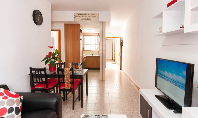 Las Palmas de Gran Canaria Apartment | Kasa apartment, one step away from Las Canteras beach.