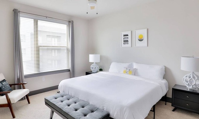 Chestnut Apartment | Kasa | East Austin | Glamorous 2BD/2BA Apartment