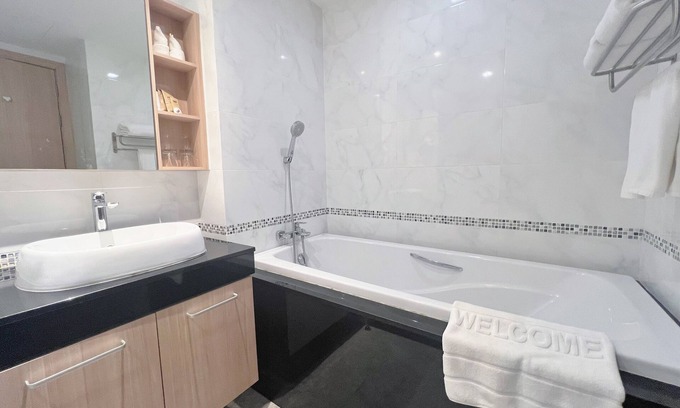Kata Apartment | Kata beach 10 minutes walk away, 1 bedroom,WiFi, with washing machine, cooking