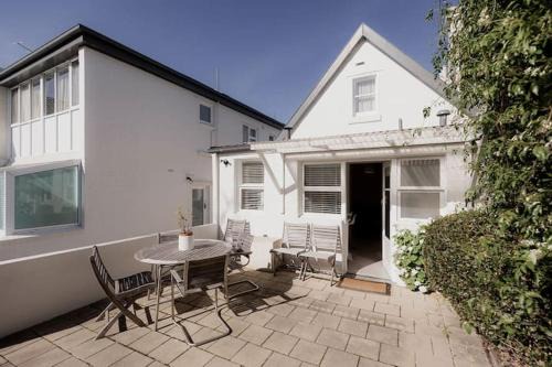 Battery Point Apartment | Kelly Street Cottage in Historic Battery Point