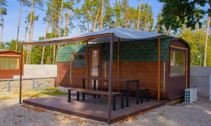 Hradec Kralove House | Kemp Stříbrný rybník by Interhome