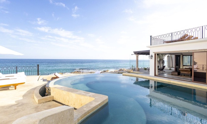 Centro Villa | Kempa Cabo|Staffed Property|Beach Front|