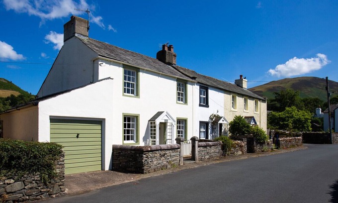 Lorton Cottage | KENT COTTAGE, family friendly, with open fire in Cockermouth