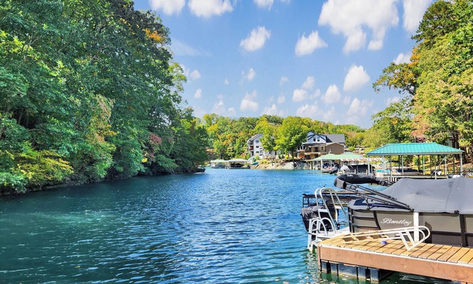 Seneca House | Keowee Adventures ~ Peaceful Lakefront Home on Keowee ~ 7 Miles from Clemson!
