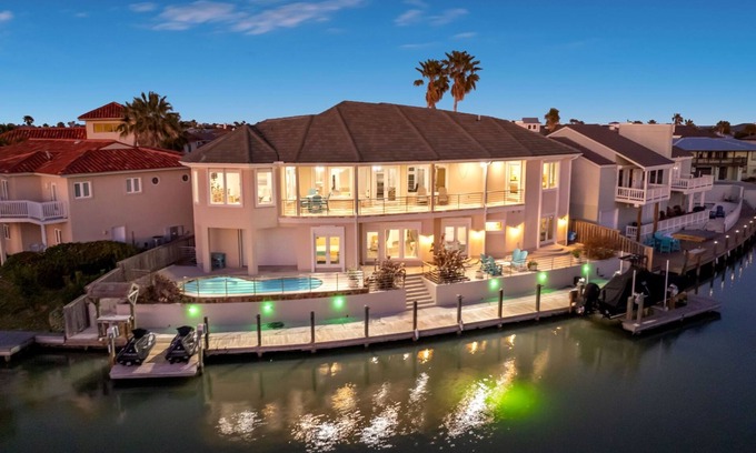 Key Allegro House | Key Allegro, Sparkling Private Heated Pool, 117' Dock, Grill and 2 Kayaks.