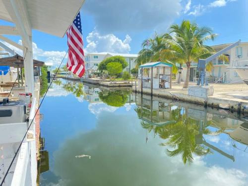 Doctor's Arm House | key Deer Retreat/direct gulf access/hot tub