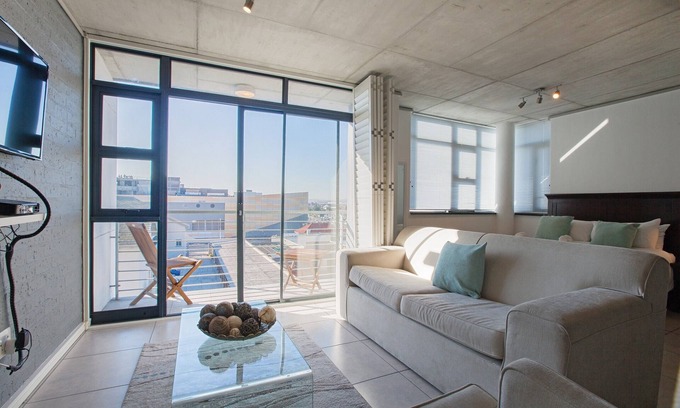 Milnerton Apartment | Key West 417 by CTHA