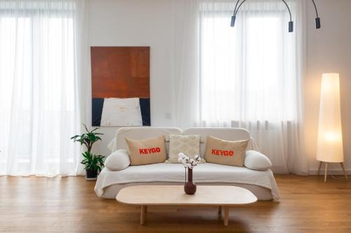 Kentron Apartment | KeyGo #0187 is the key to a comfortable location