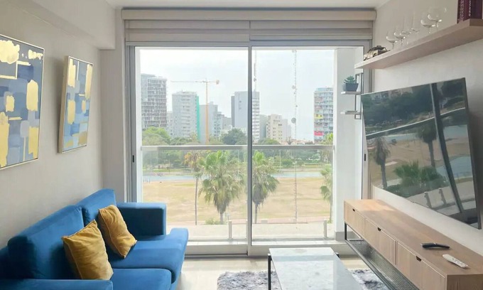 Barranco Apartment | Keyless 1BR | Ocean View | TV 65" | Peruvian 904