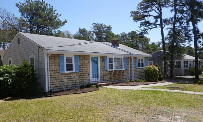Dennis Port House | Kibby 78- Ranch home with central ac, less than a 2 minute drive to sandy beach