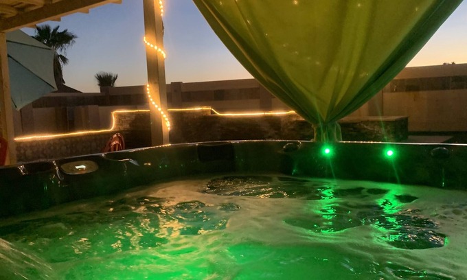 Ahwatukee Foothills House | KIDS LOVE ME! Neon 5 Waterfall Heated Pool, HOT TUB, Putting Greens & Fire Pit