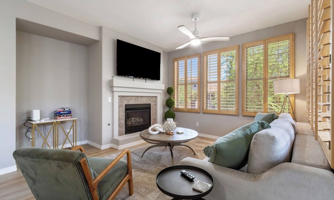 Kierland Condo | Kierland Condo w/Community Amenities + Close to Dining and Shopping!