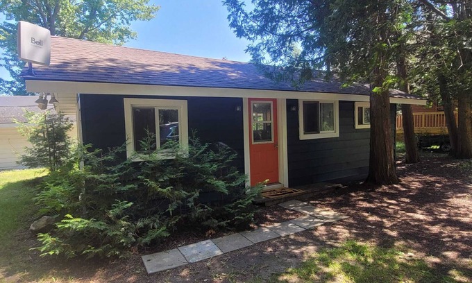 Erinsville Cottage | Killer view 3 bedroom waterfront Beaverlake