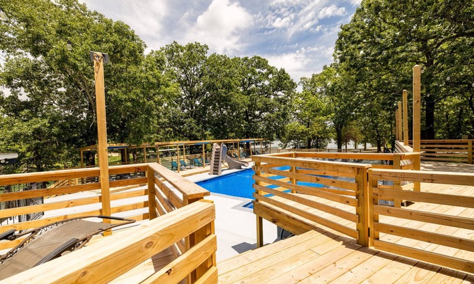 Kimberling City Hotel | Kimberling Cove M1