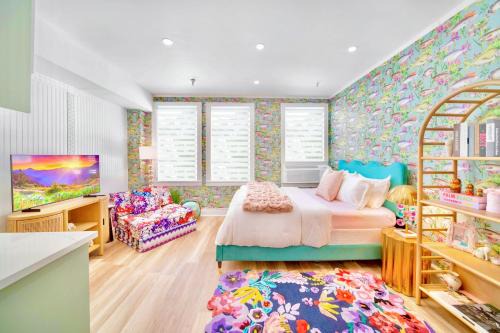 Palm Beach - West Palm Beach Apartment | King Bed Mermaid suite - heart of Palm Beach, free parking included