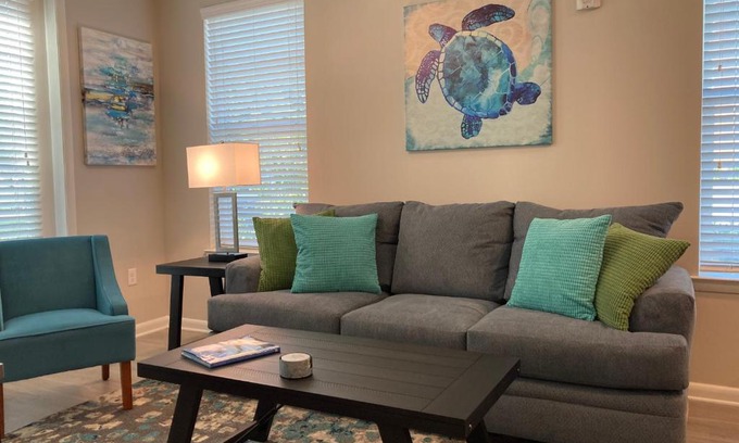 North Charleston Apartment | King Bed pool Trendy Nbhd Sea Turtle