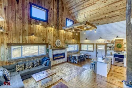 Zion National Park East Entrance House | King Beds for All Next to Zion