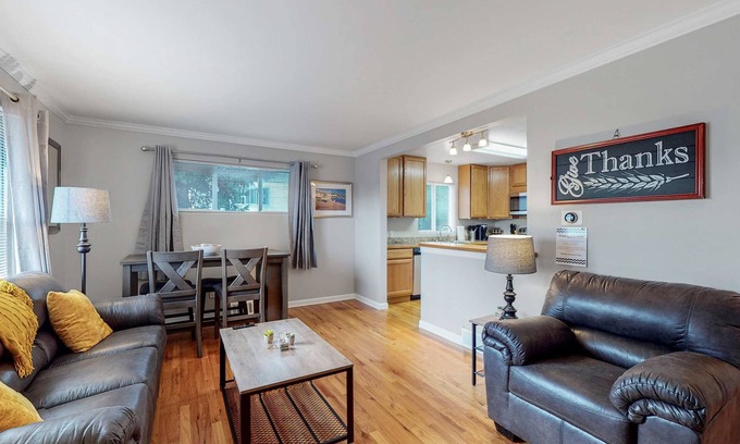 Barnum West House | King Beds Near Casa Bonita, Downtown/Red Rocks/Restaurants and all things Denver