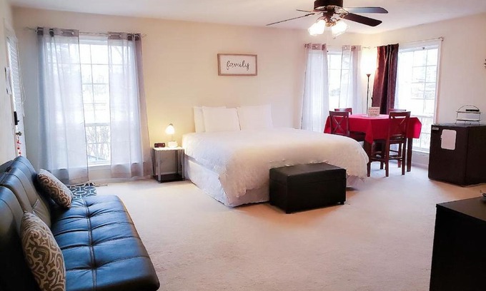 Deep Creek South Apartment | King Guest Suite - A TOGAR Vacation Rental