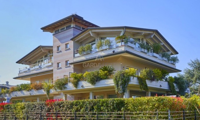 Colombare Apartment | King Loft - Attico Vista Lago
