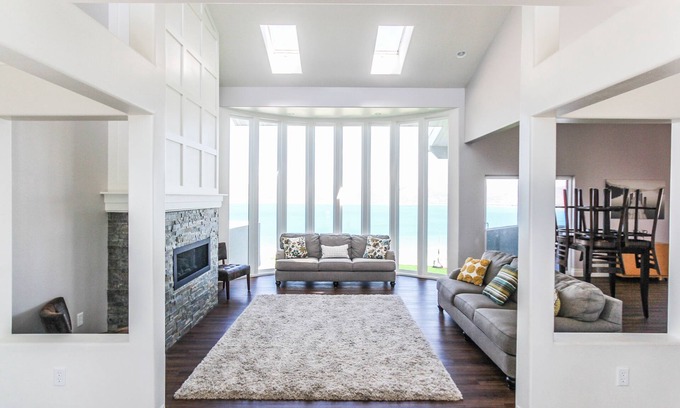 Garden House | King Of The Mountain, Panoramic View, allows UP TO 40 Guests Completely Seclude