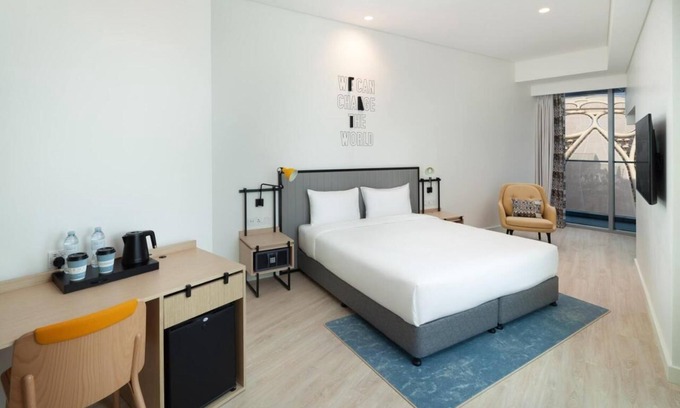 Dubai House | King Room Near Expo 2020 By Luxury Bookings Ab