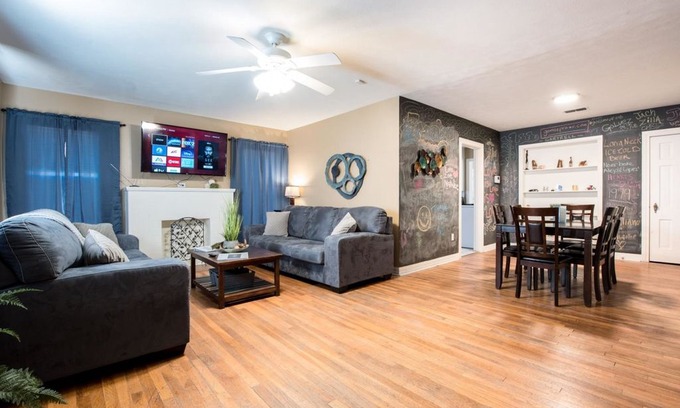 Tech Terrace House | ◈ King's Retreat ◈ 3BR/2BA ◈ 1/2 mile to Tech