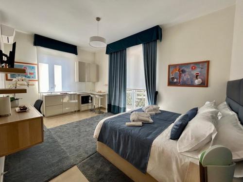 Centro Storico Apartment | KING'S SUITE - Quiet and Refined in the Heart of Milan