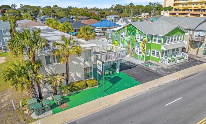 Ash Apartment | King Studio at remodeled Motel| Hidden gem in NMB!