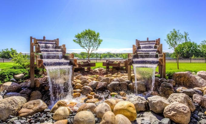 Great Falls Condo | King Suite. Free Breakfast. Indoor Pool & Hot Tub. Walk to the Missouri River.