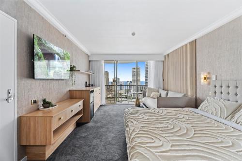 Surfers Paradise Apartment | King Suite - Ocean View, Renovated Luxury - Lev 19