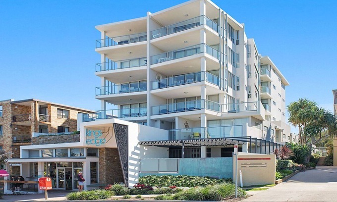 Kings Beach Apartment | Kings Edge unit 11 Kings Beach QLD
