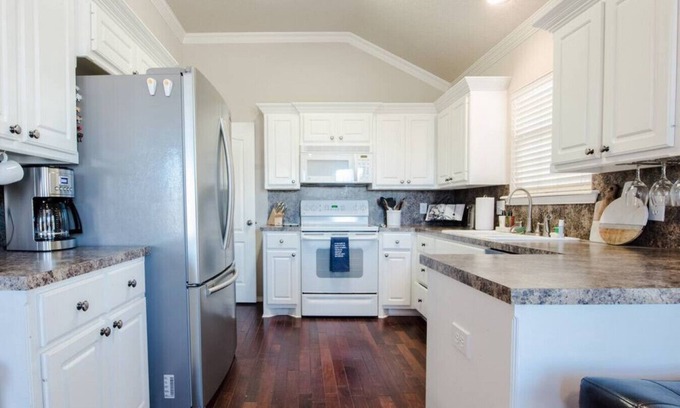 Lubbock House | Kingston House - 3BR/2BA - Pet Friendly