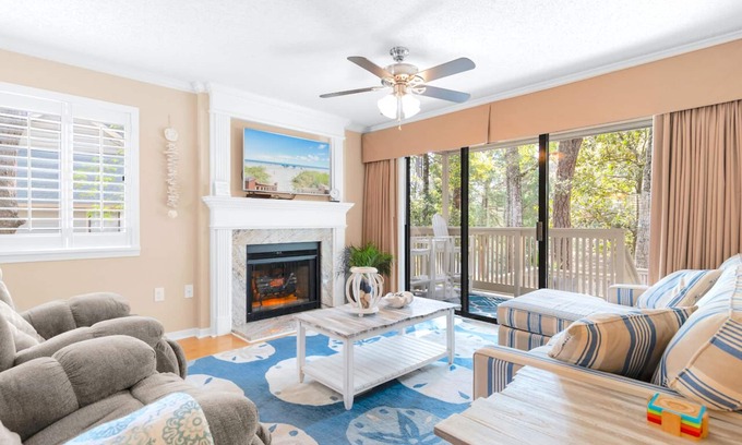 Arcadian Shores Villa | Kingston Resort: Winter rates, Ground floor, 7 min walk to beach, two decks