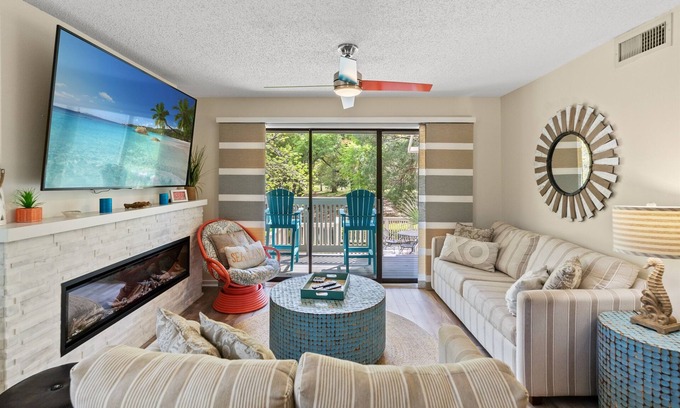 Arcadian Shores Villa | Kingston WHP 19A 1st floor Villa w/pool/beach