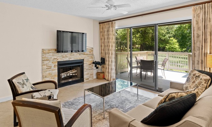 Arcadian Shores Villa | Kingston WHP 22B 1st floor Villa w/pool/beach
