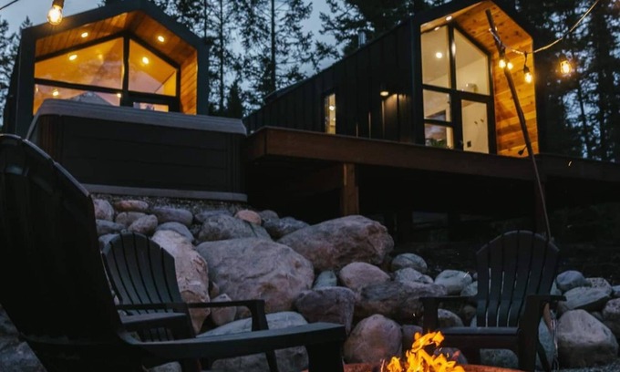 Columbia Falls Apartment | Kintla - Dual Tiny Homes Close To Glacier, Skiing - Hot Tub - Scenic Views