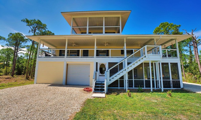 St. George Island House | Kissed by the Bay, Managed by ISLAND GURL OASIS