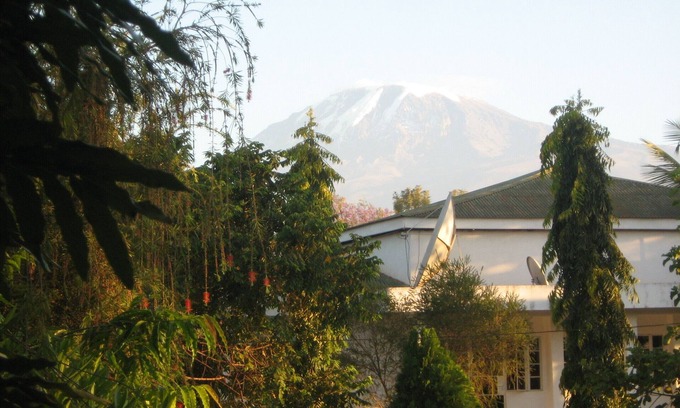 Moshi Bed & Breakfast | Kitolie Home is a bed and breakfast just five min from Down Town Moshi Tanzania.