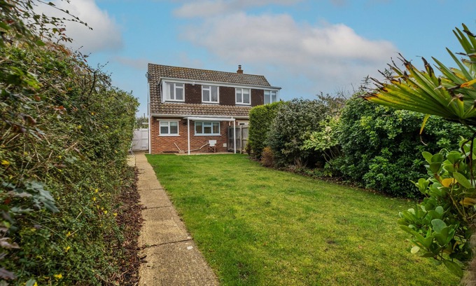 Aldeburgh Cottage | Kittiwake - sleeps 7 guests in 3 bedrooms