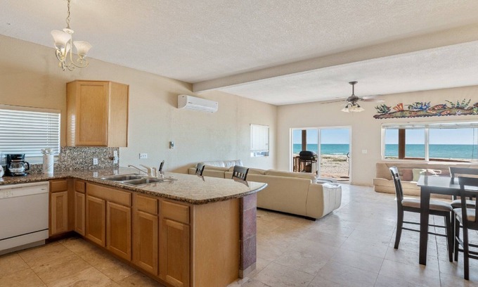 Puerto Penasco House | Kivoya Suites at Rocky Point 1