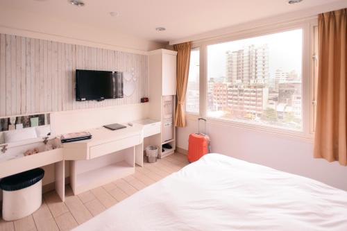 Central District Hotel | Kiwi Express Hotel - Zhong Zheng Branch