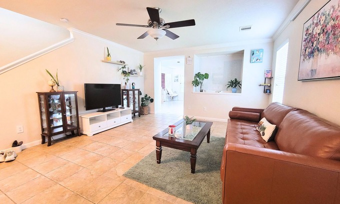 Southeast Houston House | KIWI House near Med Center/NRG