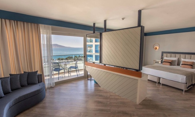 Orhaniye House | KIZ KUMU PLAJINA 5DK MESAFEDE COCUK OYUN SALONU İLE AİLE BOYU APARTMAN DAİRESİ