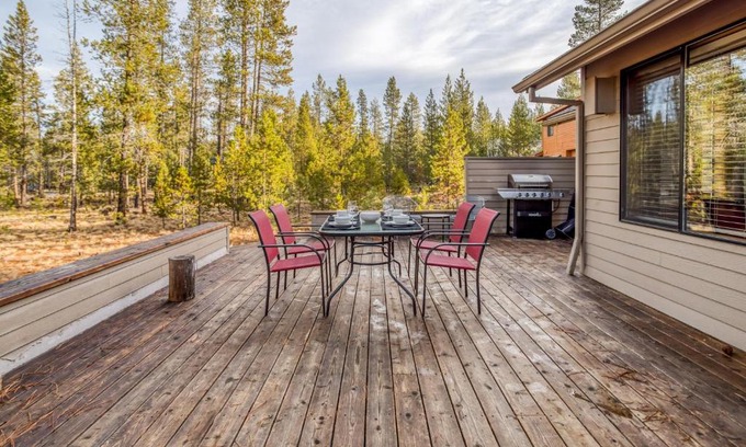 Sunriver House | Klamath 24 - Meredith Lodging