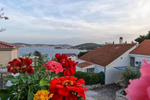 Rogoznica House | KN House with two apartments near sea